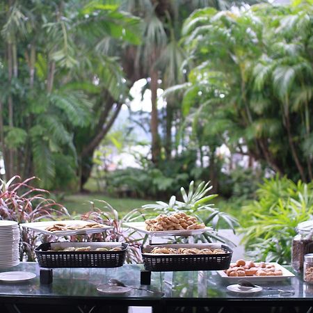 Likas Square Apartment Hotel Кота-Кинабалу Экстерьер фото