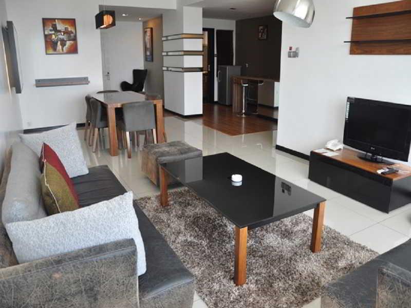 Likas Square Apartment Hotel Кота-Кинабалу Экстерьер фото