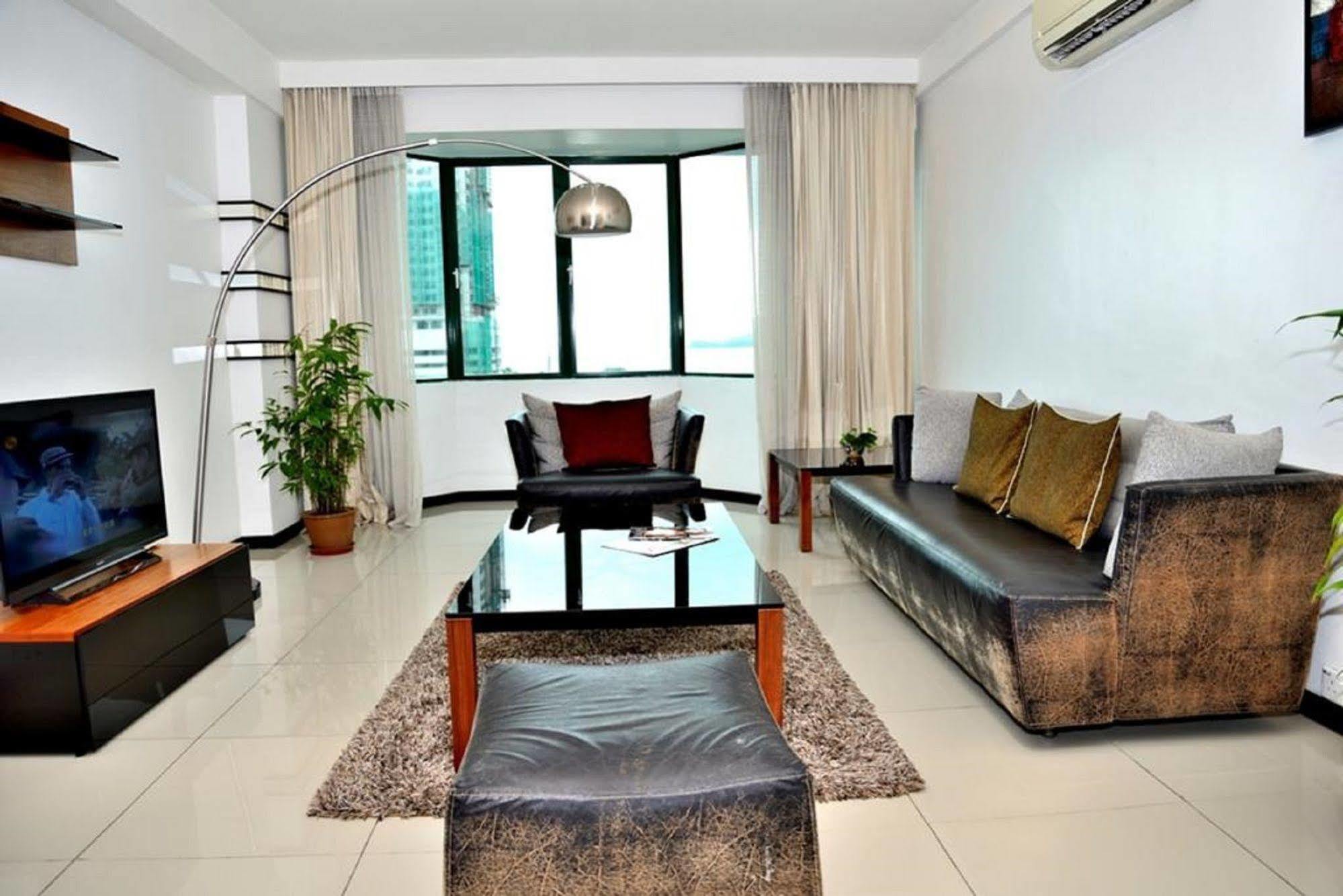 Likas Square Apartment Hotel Кота-Кинабалу Экстерьер фото