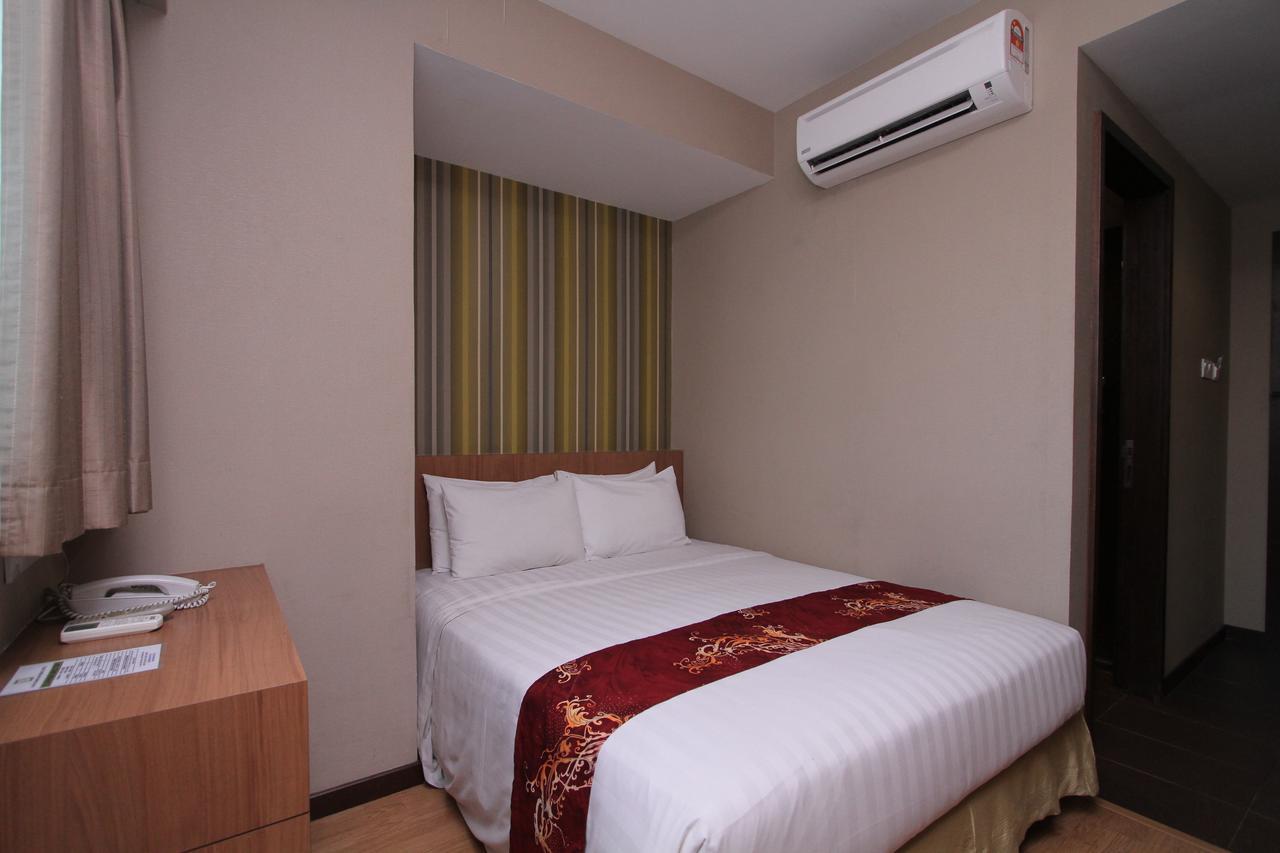 Likas Square Apartment Hotel Кота-Кинабалу Экстерьер фото